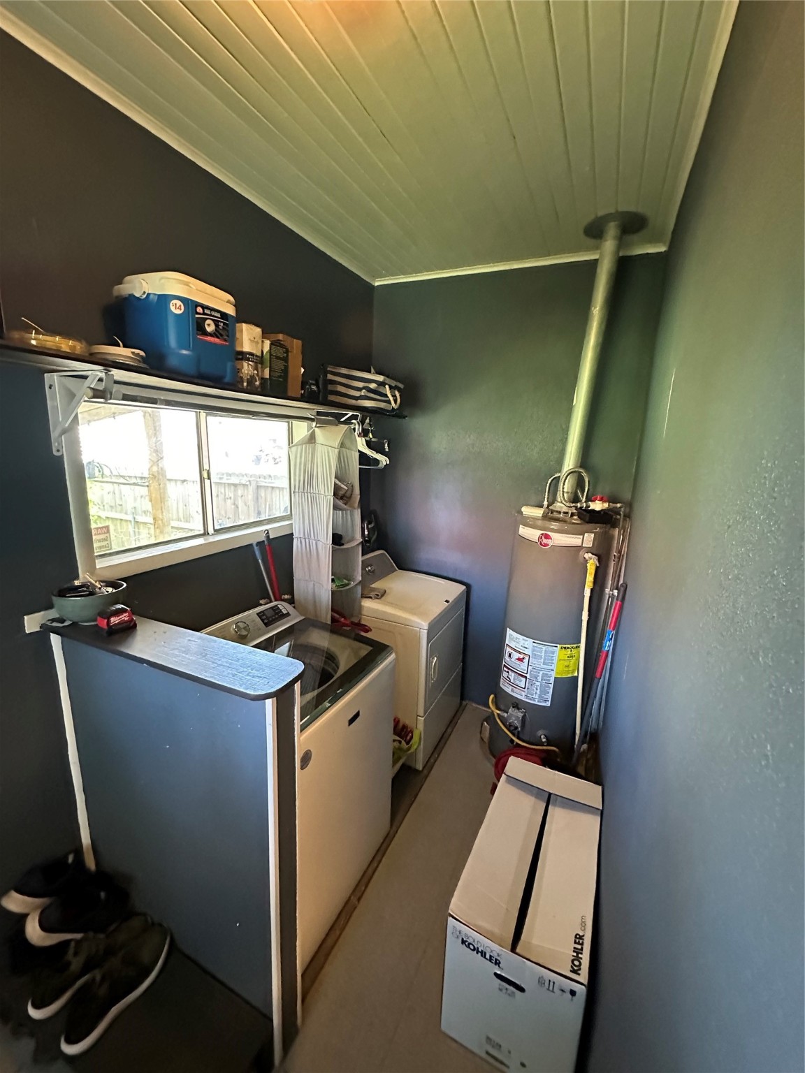 620 North 5th Street Silsbee, TX 77656 - Photo 3 of 32 a view of storage and utility room