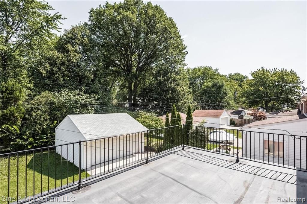 1766 Newcastle Road Grosse Pointe, MI 48236 - Photo 25 of 39