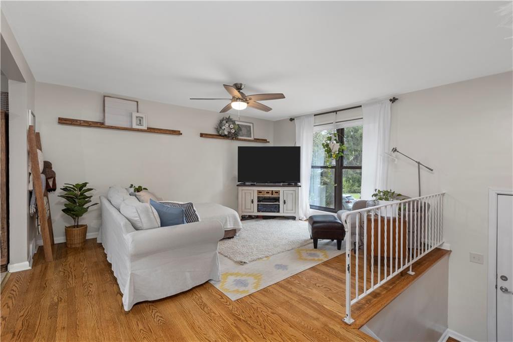8 Rolling Road Cranberry Township, PA 16066 - Photo 3 of 22 Gallery Image 3