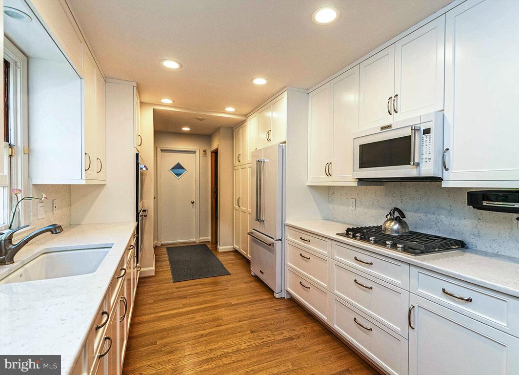 1015 Rolandvue Road Towson, MD 21204 - Photo 14 of 29 Kitchen