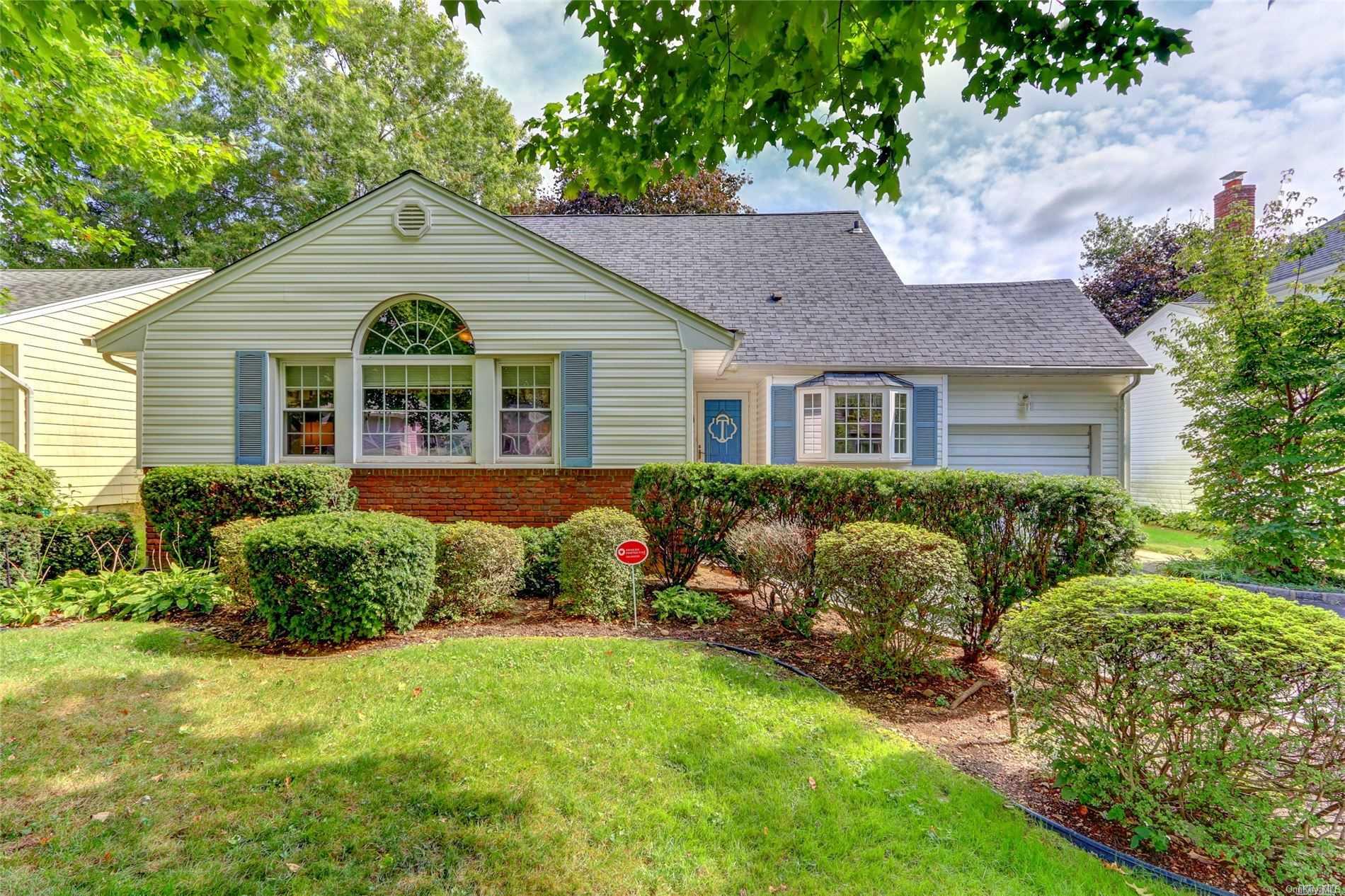 45 Maxwell Road Garden City, NY 11530 - Photo 1 of 1 45 Maxwell