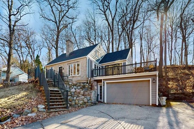 816 Shabbona Drive, Fontana, WI 53125