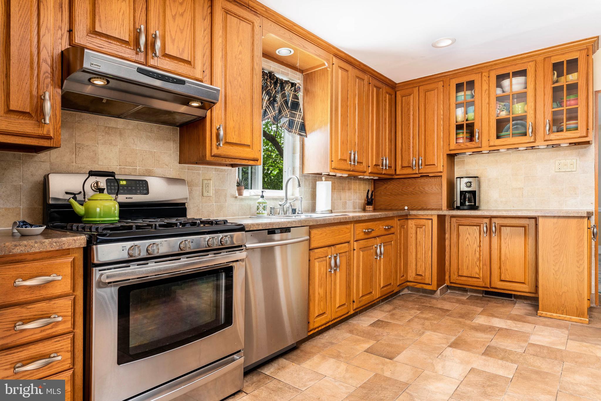 471 Barker Road Springfield, PA 19064 - Photo 15 of 38