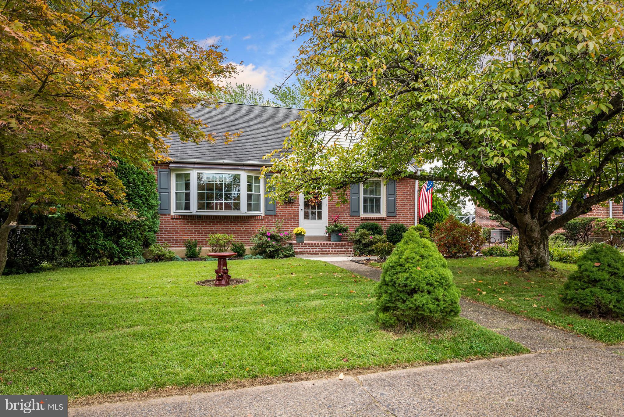 471 Barker Road Springfield, PA 19064 - Photo 3 of 38