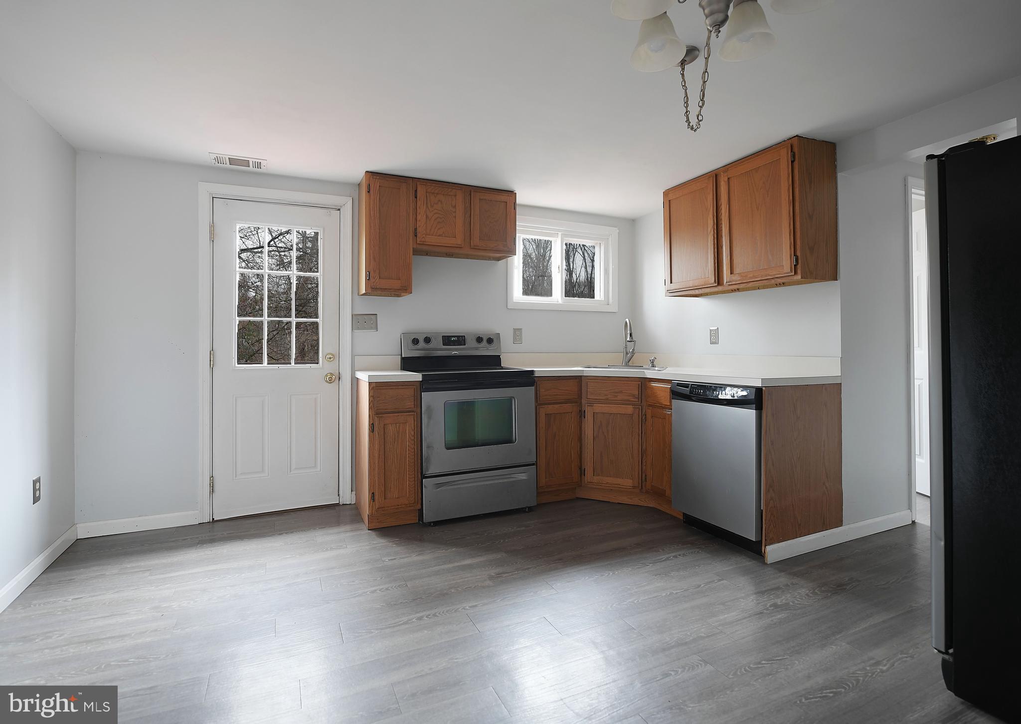 1006 Trimble Road Joppa, MD 21085 - Photo 9 of 31 Kitchen with Table Space!