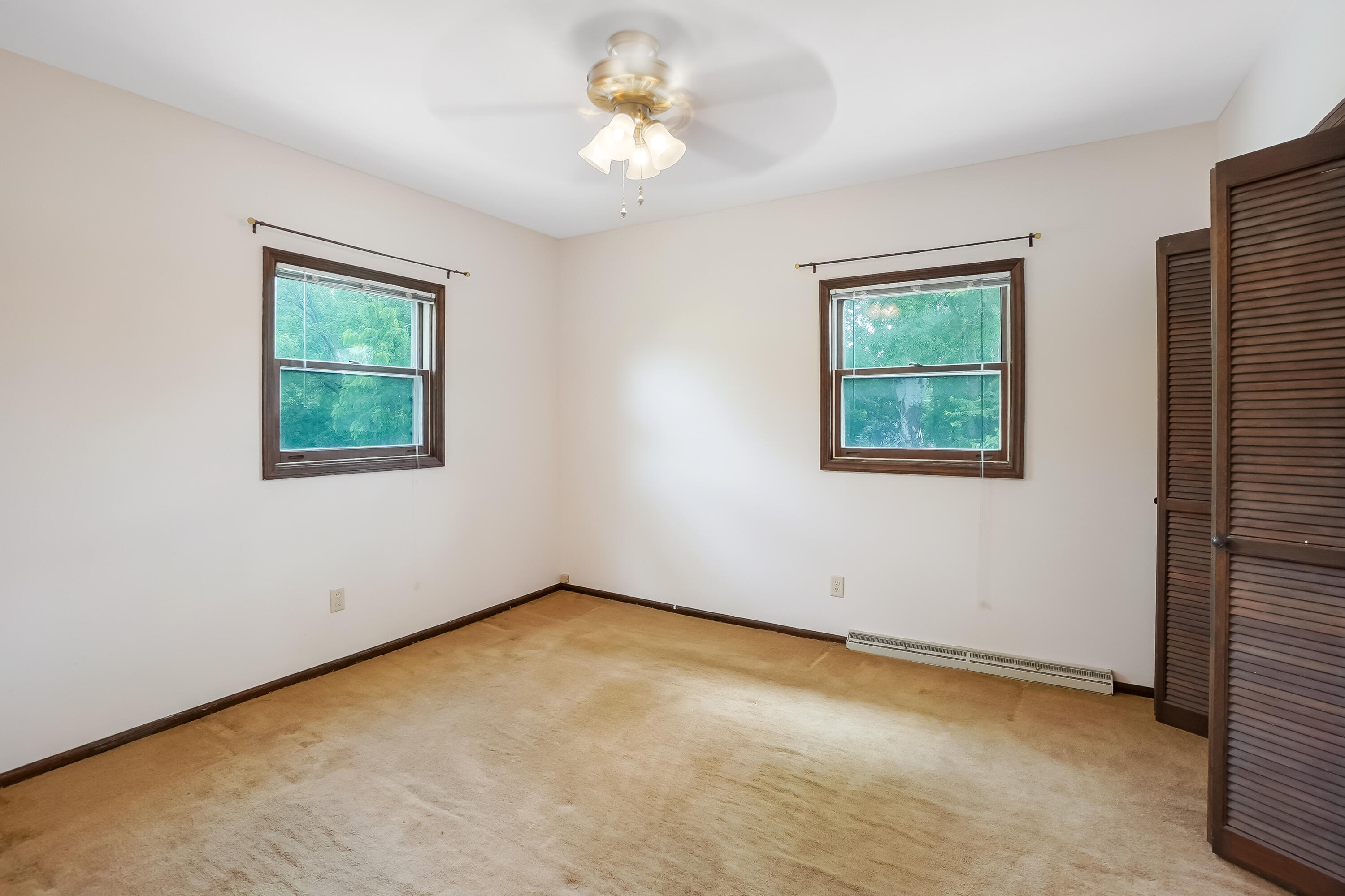 224 Plank Road Mukwonago, WI 53149 - Photo 16 of 30 Bedroom 1
