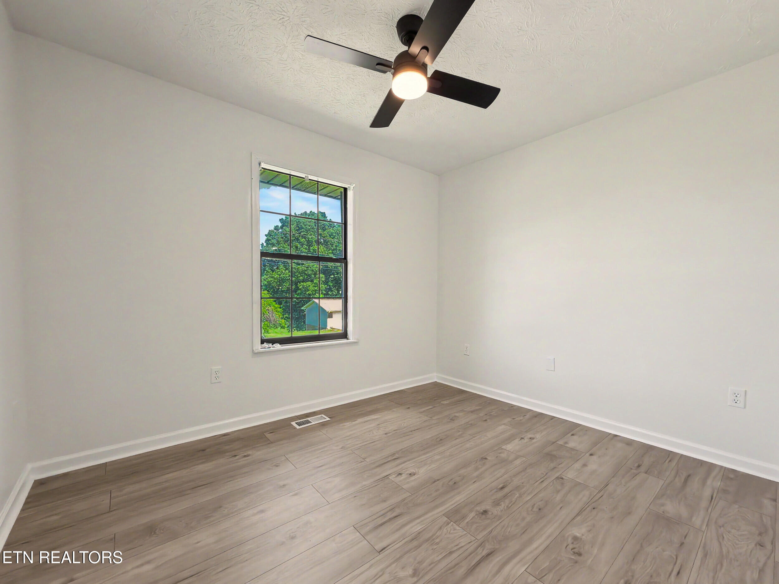 123 Cross Creek Road Maynardville, TN 37807 - Photo 12 of 36 7_4f679eb6bfba3e9d18a120261e63459616b2cc