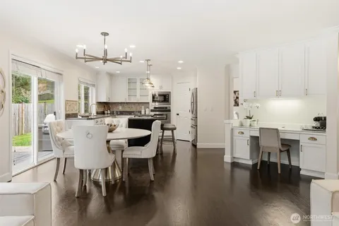 $1,698,600 | 928 271st Avenue Southeast, Sammamish, WA 98075