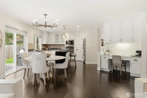 $1,698,600 | 928 271st Avenue Southeast, Sammamish, WA 98075