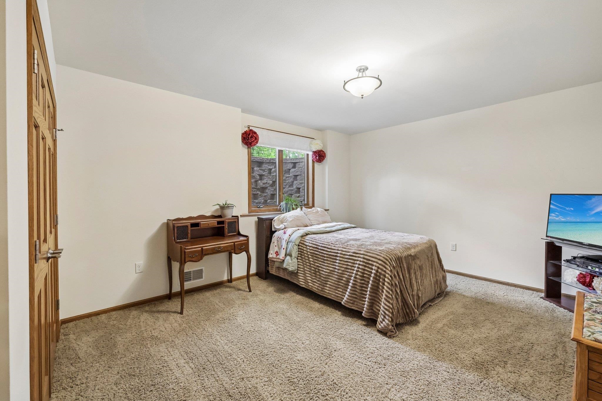 738 8th Street Prairie du Sac, WI 53578 - Photo 20 of 44