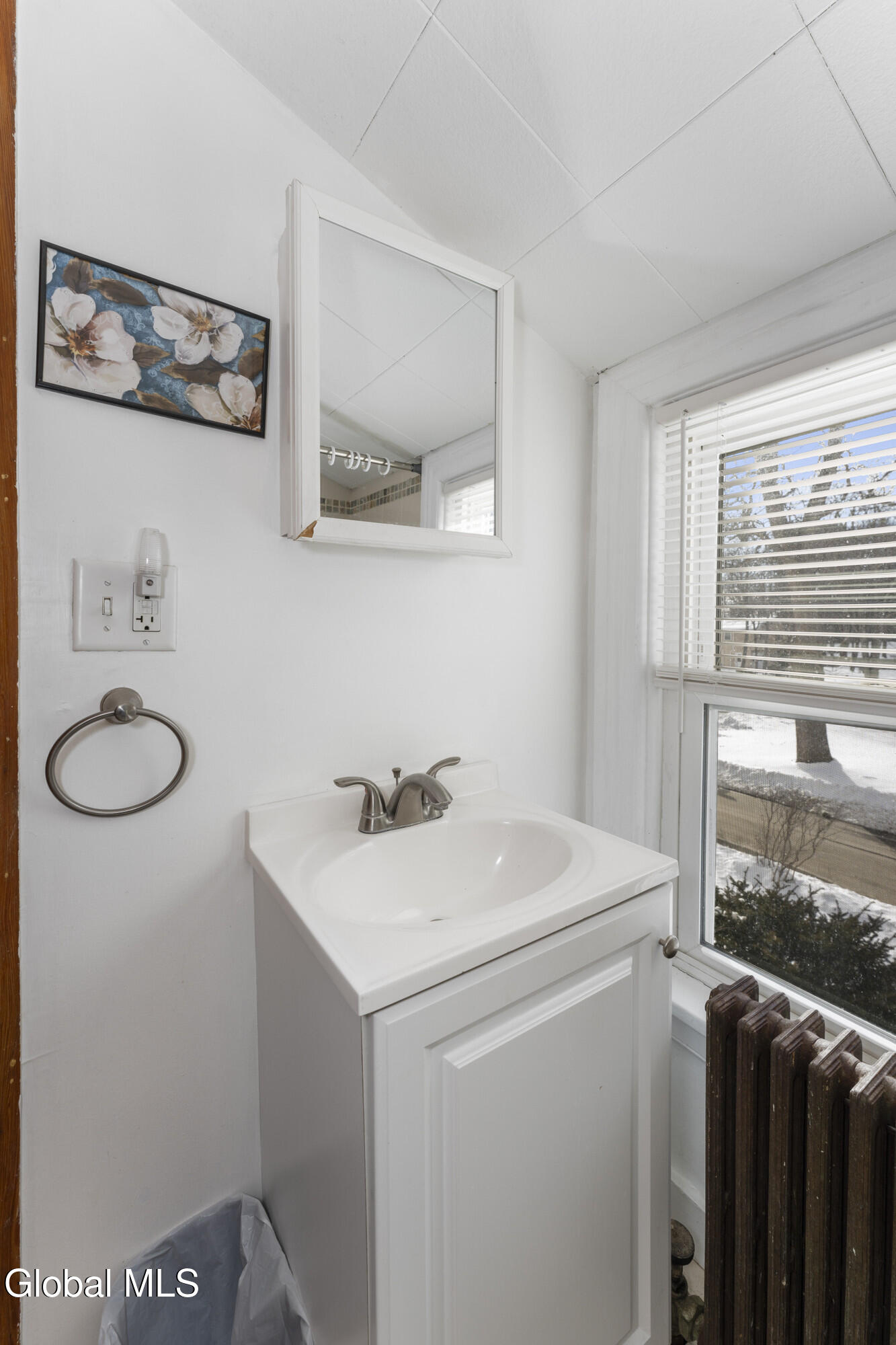 197 Fillmore Avenue Schenectady, NY 12304 - Photo 19 of 26 5 Bathroom 1