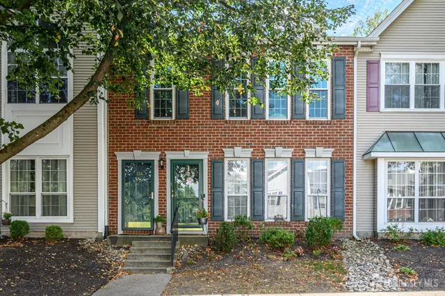 $347,999 | 124 Edward Drive, Franklin Park, NJ 08823