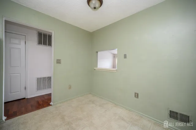 $347,999 | 124 Edward Drive, Franklin Park, NJ 08823