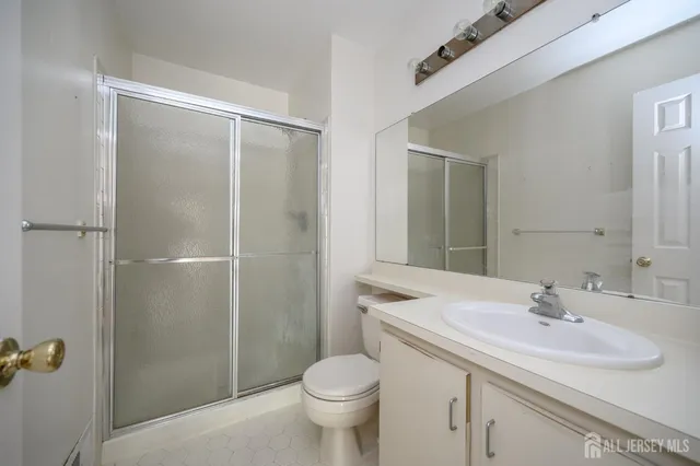 $347,999 | 124 Edward Drive, Franklin Park, NJ 08823