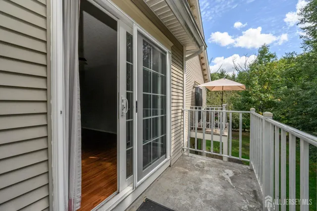 $347,999 | 124 Edward Drive, Franklin Park, NJ 08823