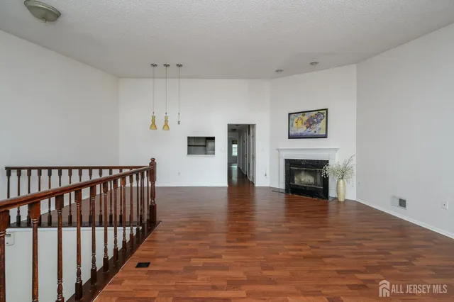 $347,999 | 124 Edward Drive, Franklin Park, NJ 08823