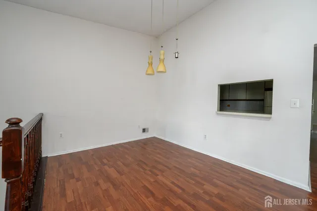 $347,999 | 124 Edward Drive, Franklin Park, NJ 08823