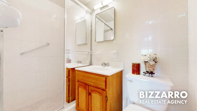 a view of a livingroom with furniture