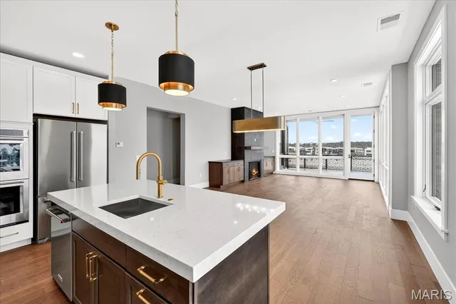 $1,399,000 | 16460 Wildhorse Lk Boulevard, Unit 303, Chesterfield, MO 63005