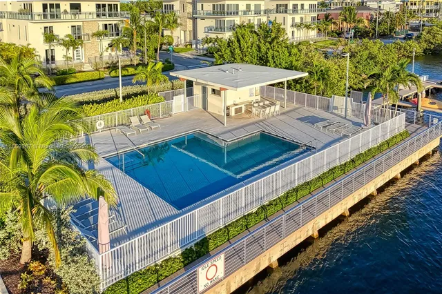 $1,850,000 | Hollywood Beach, Hollywood, FL 33019