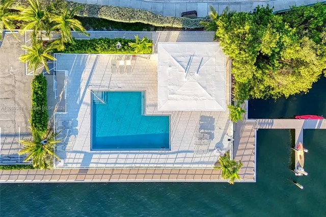 $1,850,000 | Hollywood Beach, Hollywood, FL 33019