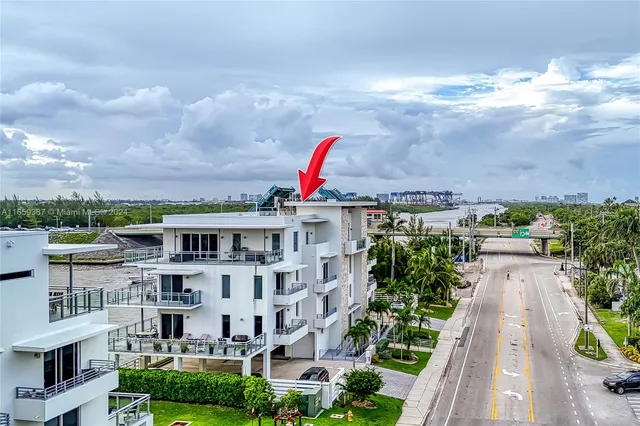 $1,850,000 | Hollywood Beach, Hollywood, FL 33019