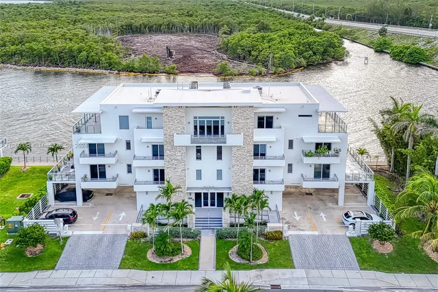 $1,850,000 | Hollywood Beach, Hollywood, FL 33019