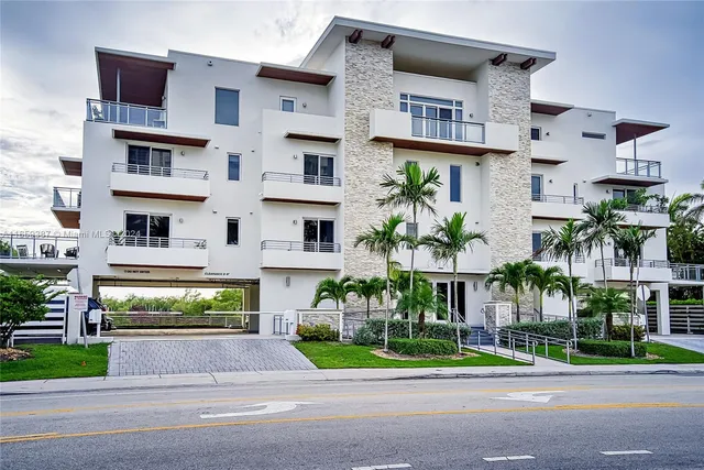 $1,850,000 | Hollywood Beach, Hollywood, FL 33019