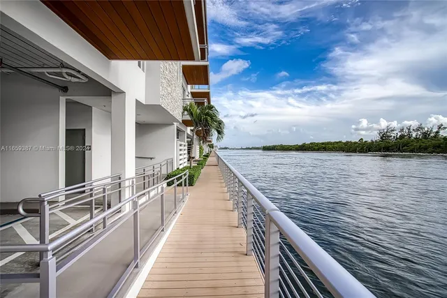 $1,850,000 | Hollywood Beach, Hollywood, FL 33019