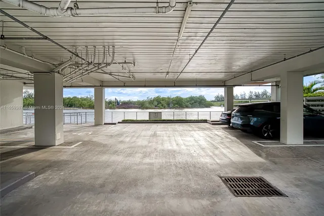 $1,850,000 | Hollywood Beach, Hollywood, FL 33019