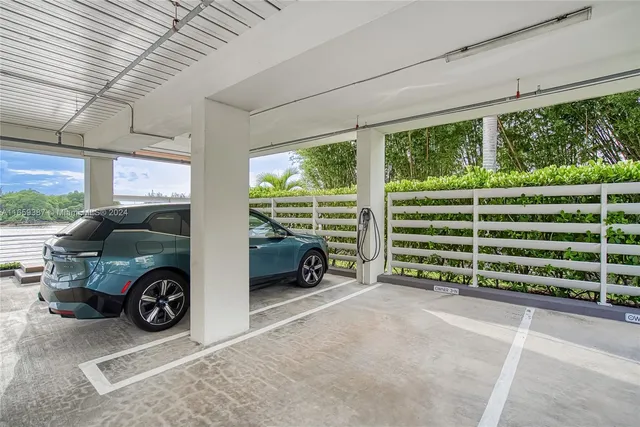 $1,850,000 | Hollywood Beach, Hollywood, FL 33019