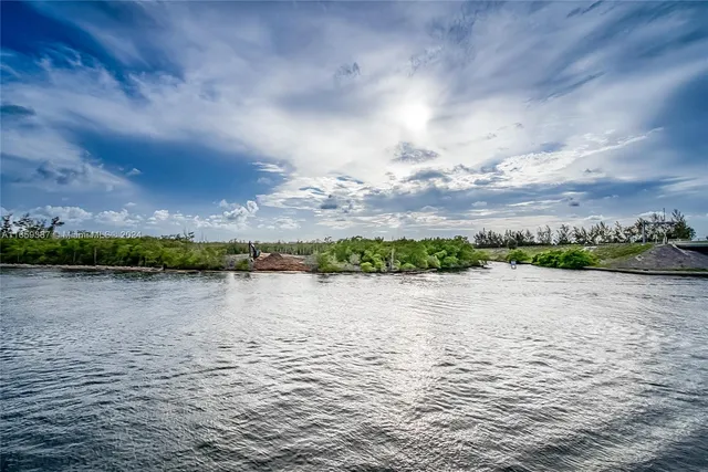 $1,850,000 | Hollywood Beach, Hollywood, FL 33019