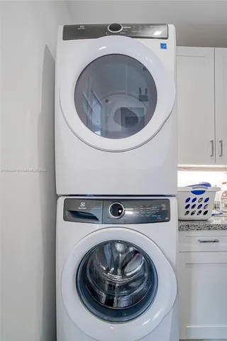 $1,850,000 | Hollywood Beach, Hollywood, FL 33019