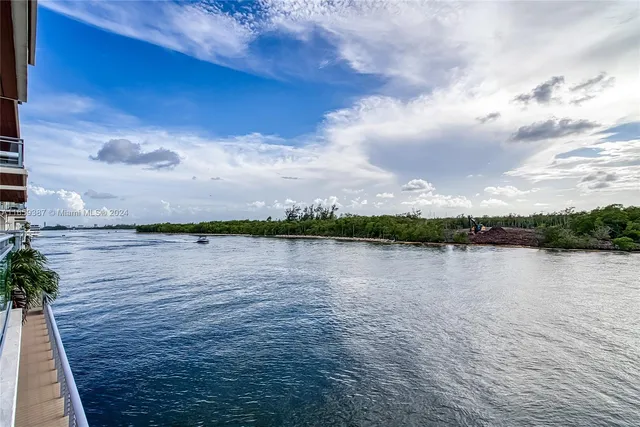 $1,850,000 | Hollywood Beach, Hollywood, FL 33019