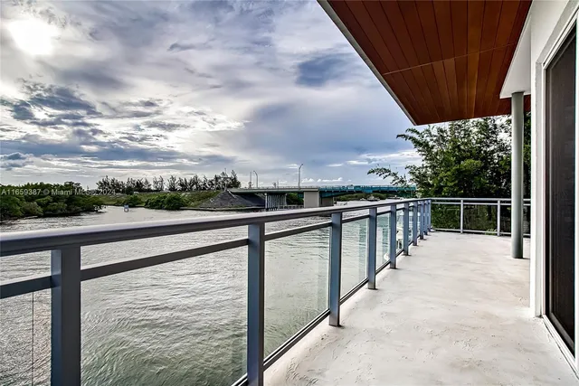 $1,850,000 | Hollywood Beach, Hollywood, FL 33019