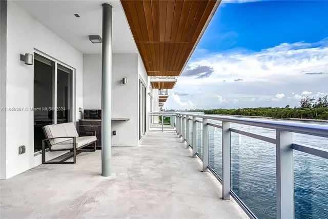 $1,850,000 | Hollywood Beach, Hollywood, FL 33019