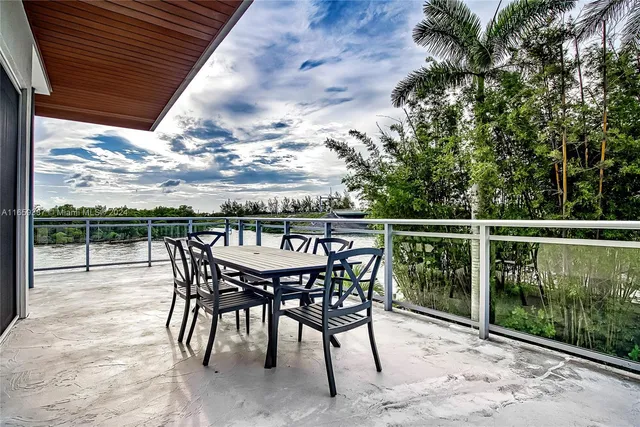 $1,850,000 | Hollywood Beach, Hollywood, FL 33019