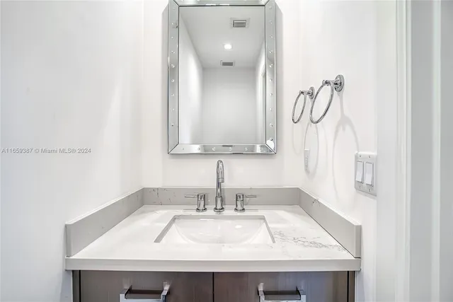 $1,850,000 | Hollywood Beach, Hollywood, FL 33019