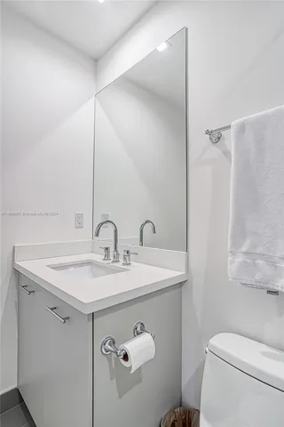 $1,850,000 | Hollywood Beach, Hollywood, FL 33019