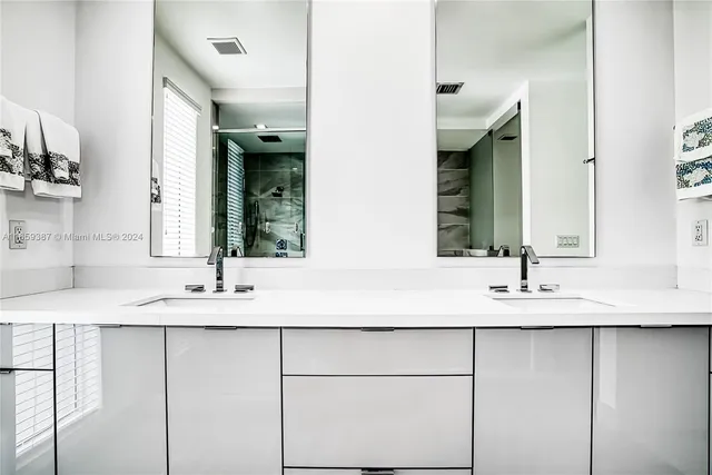 $1,850,000 | Hollywood Beach, Hollywood, FL 33019