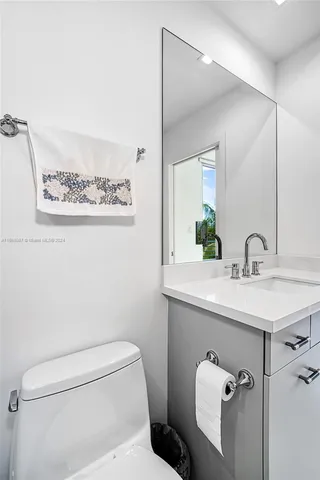 $1,850,000 | Hollywood Beach, Hollywood, FL 33019