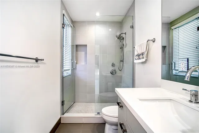 $1,850,000 | Hollywood Beach, Hollywood, FL 33019