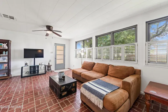 $185,000 | 113 Oak Crest Drive, Lafayette, LA 70503