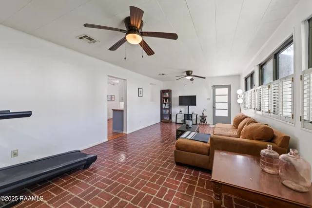 $185,000 | 113 Oak Crest Drive, Lafayette, LA 70503