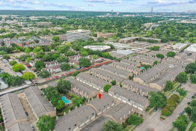 $175,000 | 9850 Pagewood Lane, Unit 1402, Houston, TX 77063