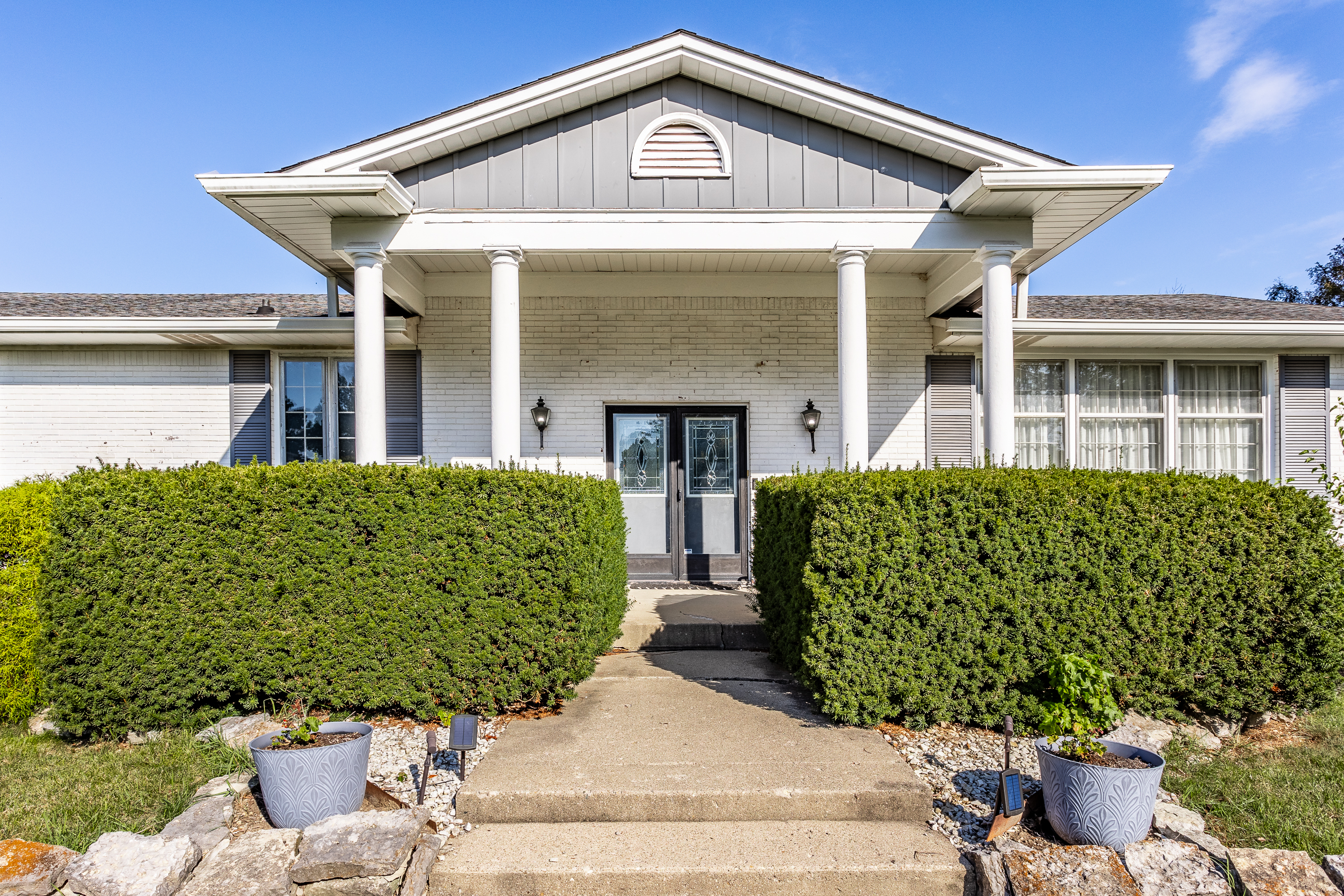 6468 Green Leaves Road Indianapolis, IN 46220 - Photo 3 of 36