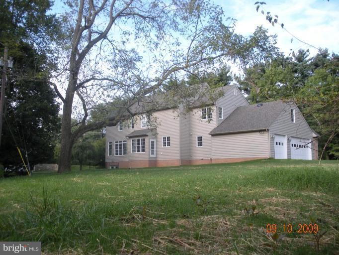 8205 Stevenson Road Pikesville, MD 21208 - Photo 2 of 22 Back yard