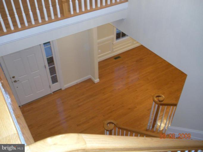 8205 Stevenson Road Pikesville, MD 21208 - Photo 9 of 22 Entrance / Foyer