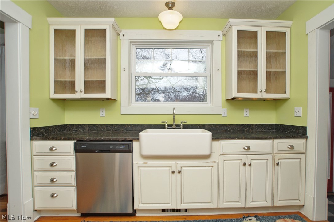 5257 Lockwood Road Madison, OH 44057 - Photo 8 of 35 Gallery Image 8