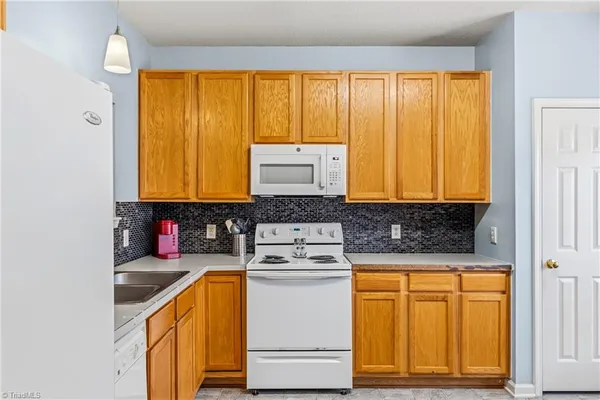 $215,000 | 1640 Olivers Crossing Circle, Winston-Salem, NC 27127